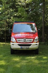 Das Mehrzweckfahrzeug von vorn
